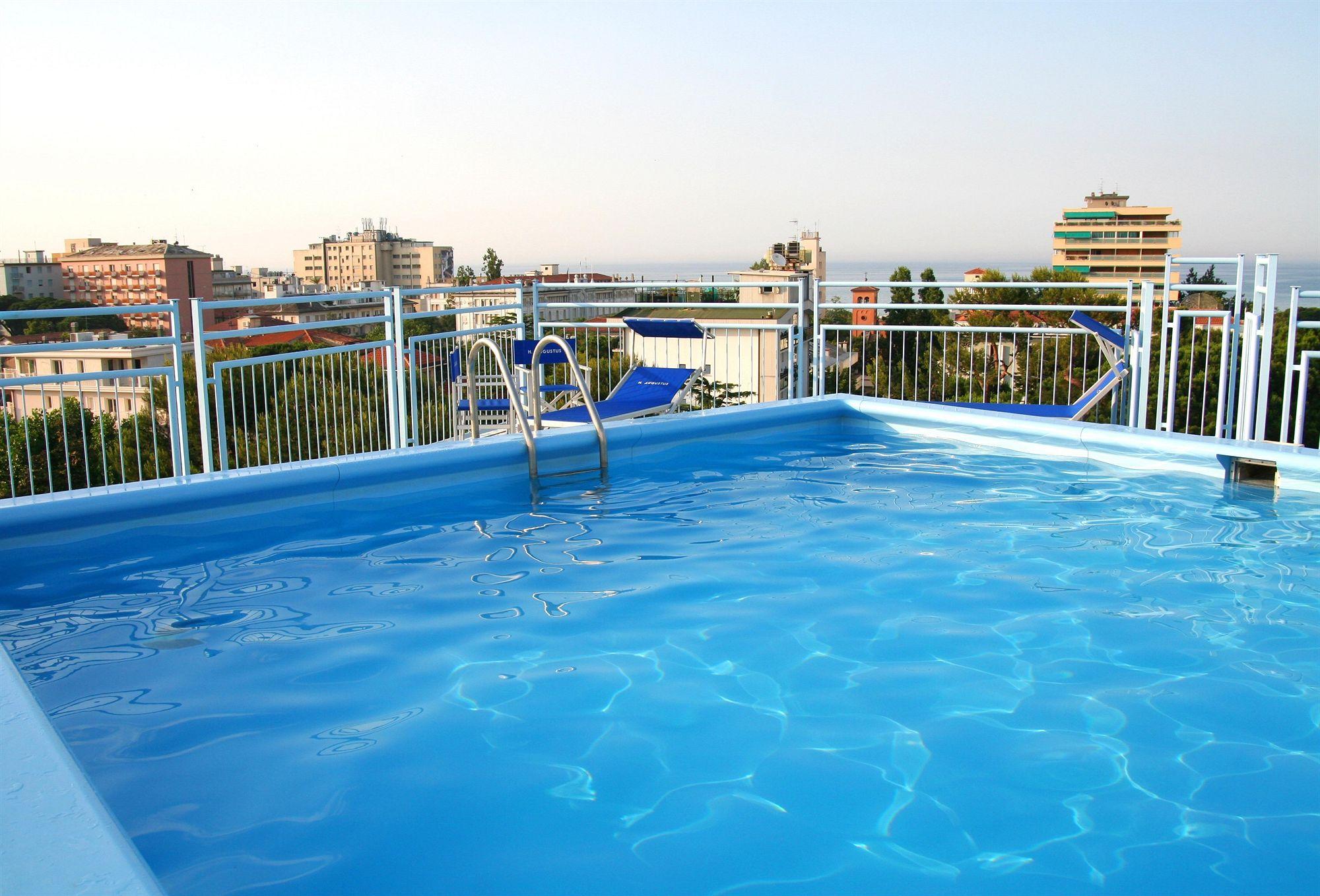 Hotel Augustus Риччоне Экстерьер фото