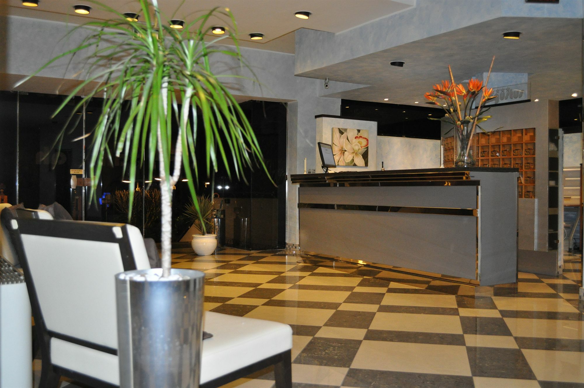 Hotel Augustus Риччоне Экстерьер фото