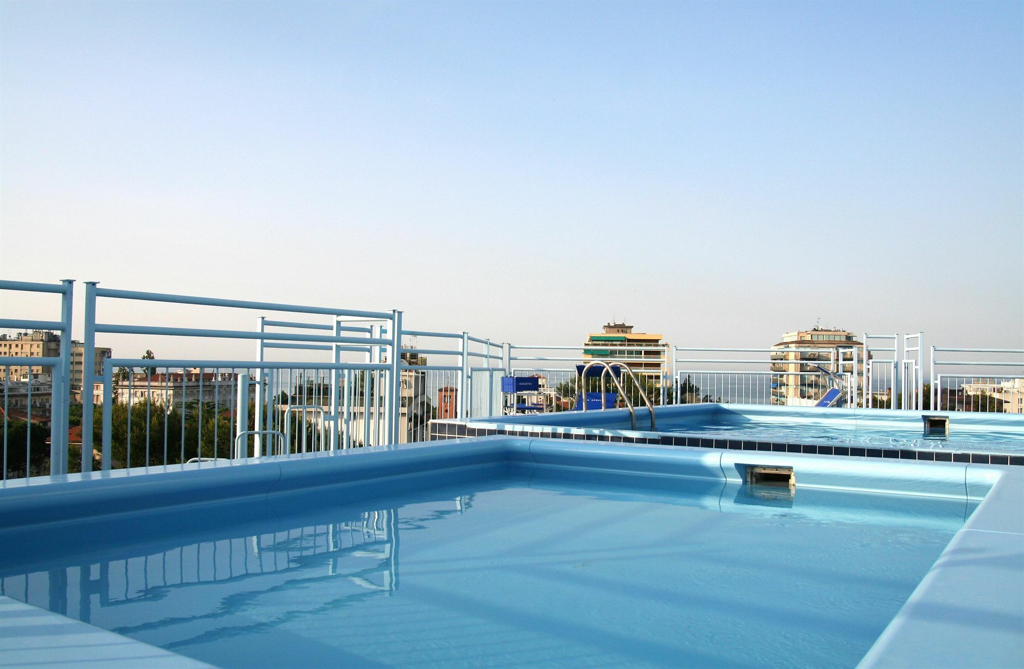 Hotel Augustus Риччоне Экстерьер фото